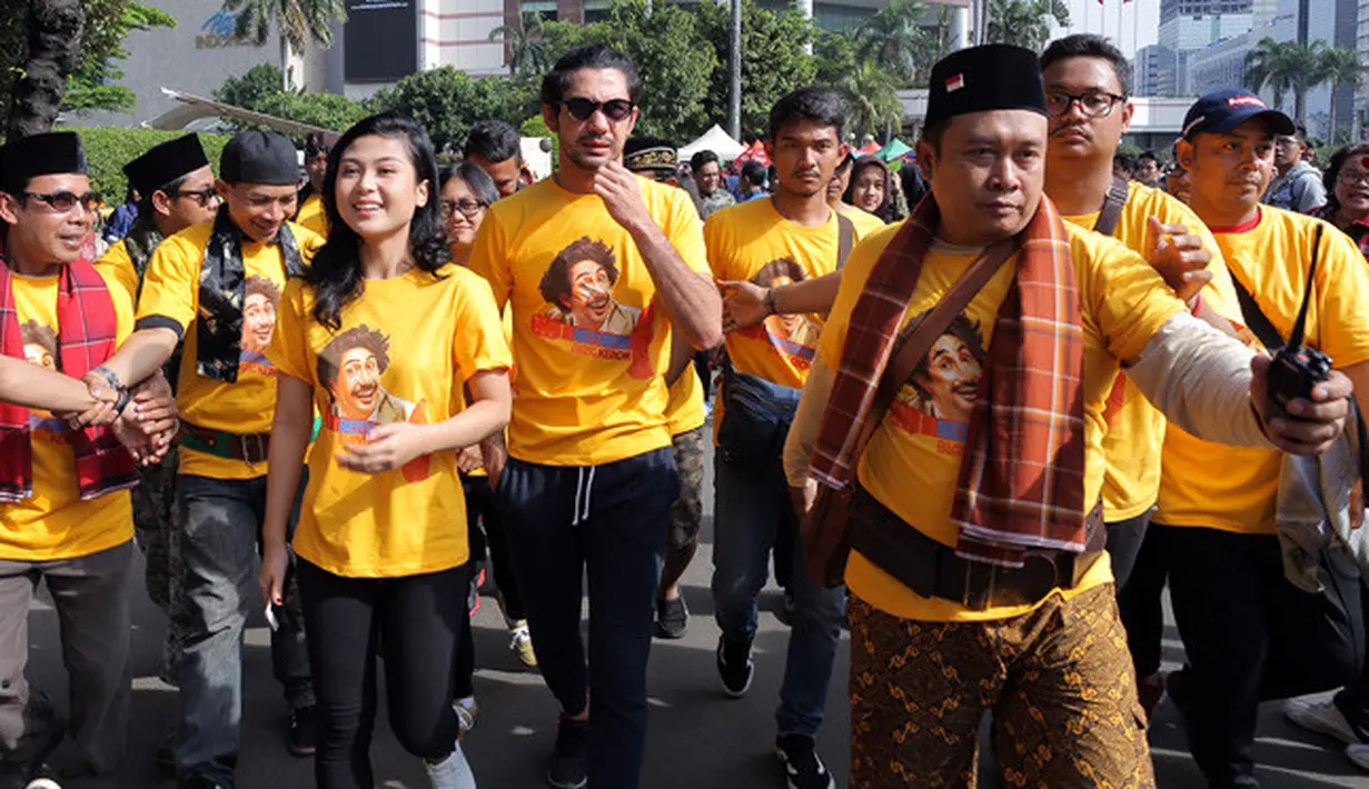 "Ini sebuah kehormatan buat saya. Jadi yang penting, bagaimana saya dapat support dan restu dari keluarga Babeh.  Yang pasti senang banget. Saya juga tahu, Bang Rano juga sudah diangkat jadi saudaranya," tuturnya. (Deki Prayoga/Bintang.com)