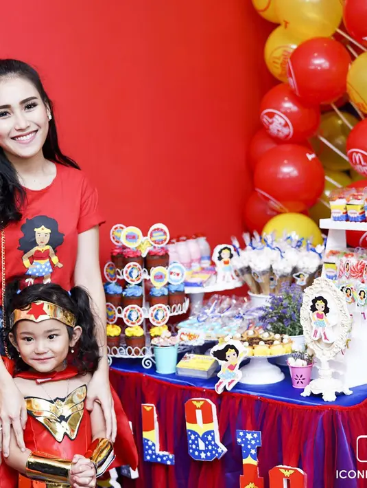 "pantes bilqis rambutnya kriwil. trnyata ngidam reza rahardian 😂😂😂😂😂 @ayutingting92," tulis dayudayanti21. Ada juga para pengikutnya yang melihat Ayu dan Reza cocok. (Instagram/ayutingting92)