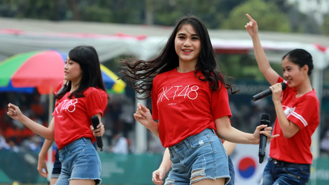 Penampilan JKT48 Hibur Penonton Panahan Asian Games 2018