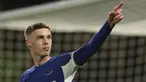 Gelandang Chelsea Cole Palmer merayakan gol kelima timya yang dicetak ke gawang Everton pada pekan ke-33 Liga Inggris 2023/2024 di Stamford Bridge, Selasa dini hari WIB (16/4/2024). (AP Photo/Ian Walton)