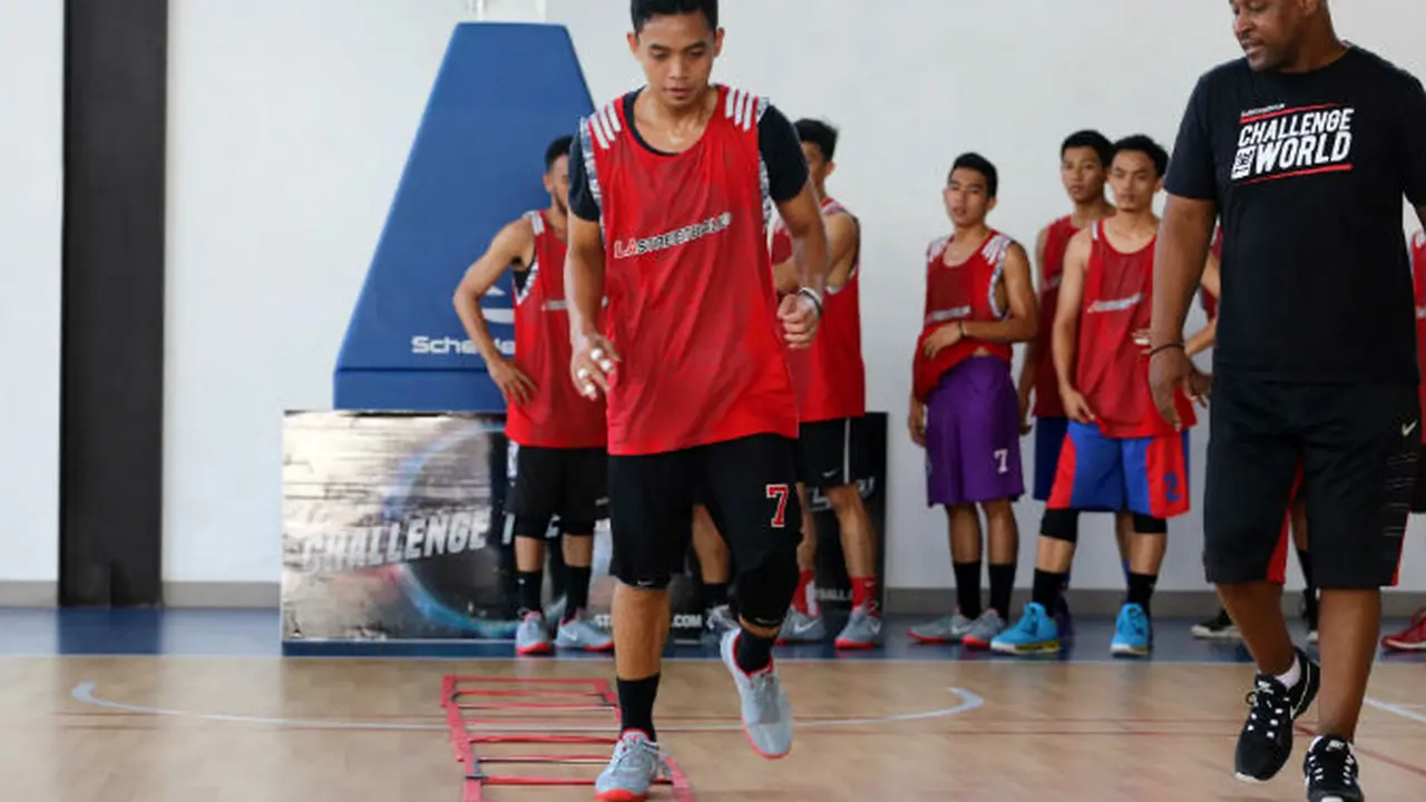 Streetballer yang akan tampil di Jepang tengah berlatih di bawah pengawasan pelatih asing