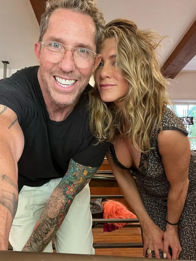 Jennifer Aniston dalam dress "Friends" yang sangat disukainya