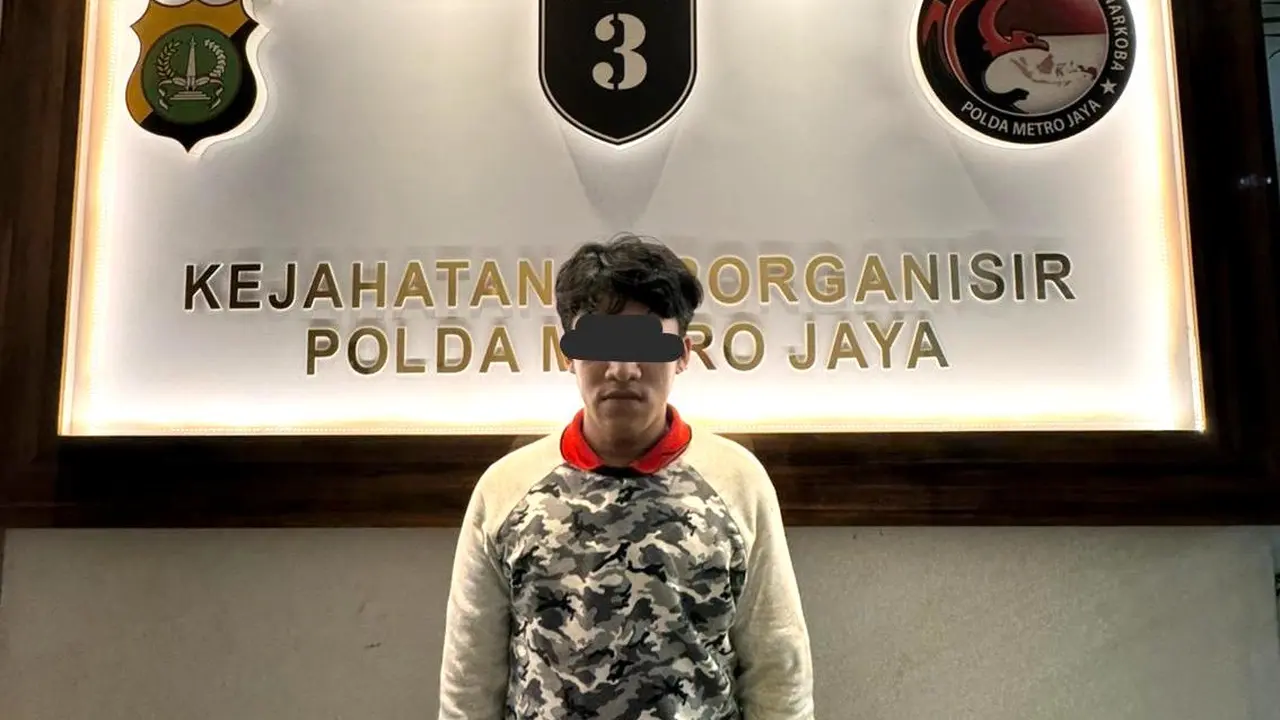 Seorang pria muda berinisial AS (21) ditangkap terkait kasus peredaran narkoba jenis ganja.