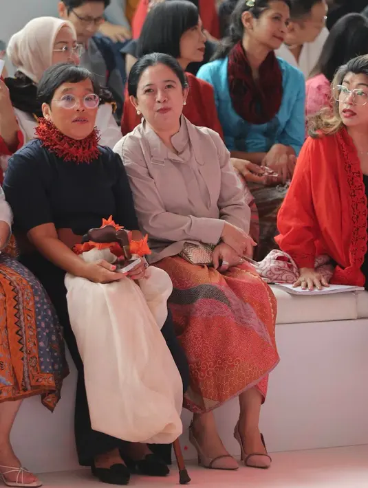 Puan juga mengatakan show Bin House keren karena sangat Indonesia, namun tetap modern hingga semua kalangan bisa pakai, muda, tua, bahkan anak kecil bisa pakai.  [Daniel Kampua]