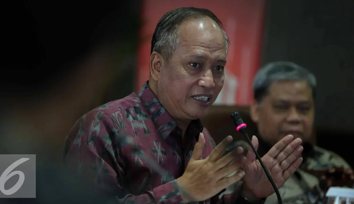 Menristek Dikti Mohamad Nasir memberikan keterangan pers di Gedung BPPT, Jakarta, Rabu (26/10). M Nasir memaparkan tata cara penjaringan rektor itu akan dilakukan oleh panitia penjaringan dalam peraturan menteri. (Liputan6.com/Faizal Fanani)