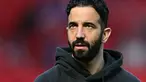 Pelatih Manchester United, Ruben Amorim dalam laga lanjutan Liga Inggris 2024/2025 melawan Wolves di Old Trafford, Inggris, Minggu (20/04/2025) waktu setempat. (AFP/Paul Ellis)