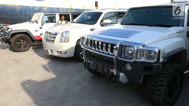 BMW hingga Hummer, Ini Mobil Mewah Sitaan KPK dari Bupati HST