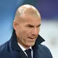 Pelatih Real Madrid, Zinedine Zidane, pada sesi konferensi pers, beberapa waktu lalu. Zidane mengaku tak ingin bersua Leicester City pada perempatfinal Liga Champions musim ini.  (UEFA.com)