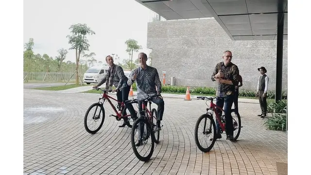 Marc Gerritsen Duta Besar Belanda Santai Bersepeda Keliling IKN