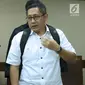 Terpidana kasus korupsi Pembangunan P3SON Hambalang, Anas Urbaningrum usai menjalani sidang lanjutan PK di Pengadilan Negeri Jakarta Pusat, Kamis (12/7). Sidang beragenda pembacaan kesimpulan pemohon Peninjauan Kembali. (Liputan6.com/Helmi Fithriansyah)