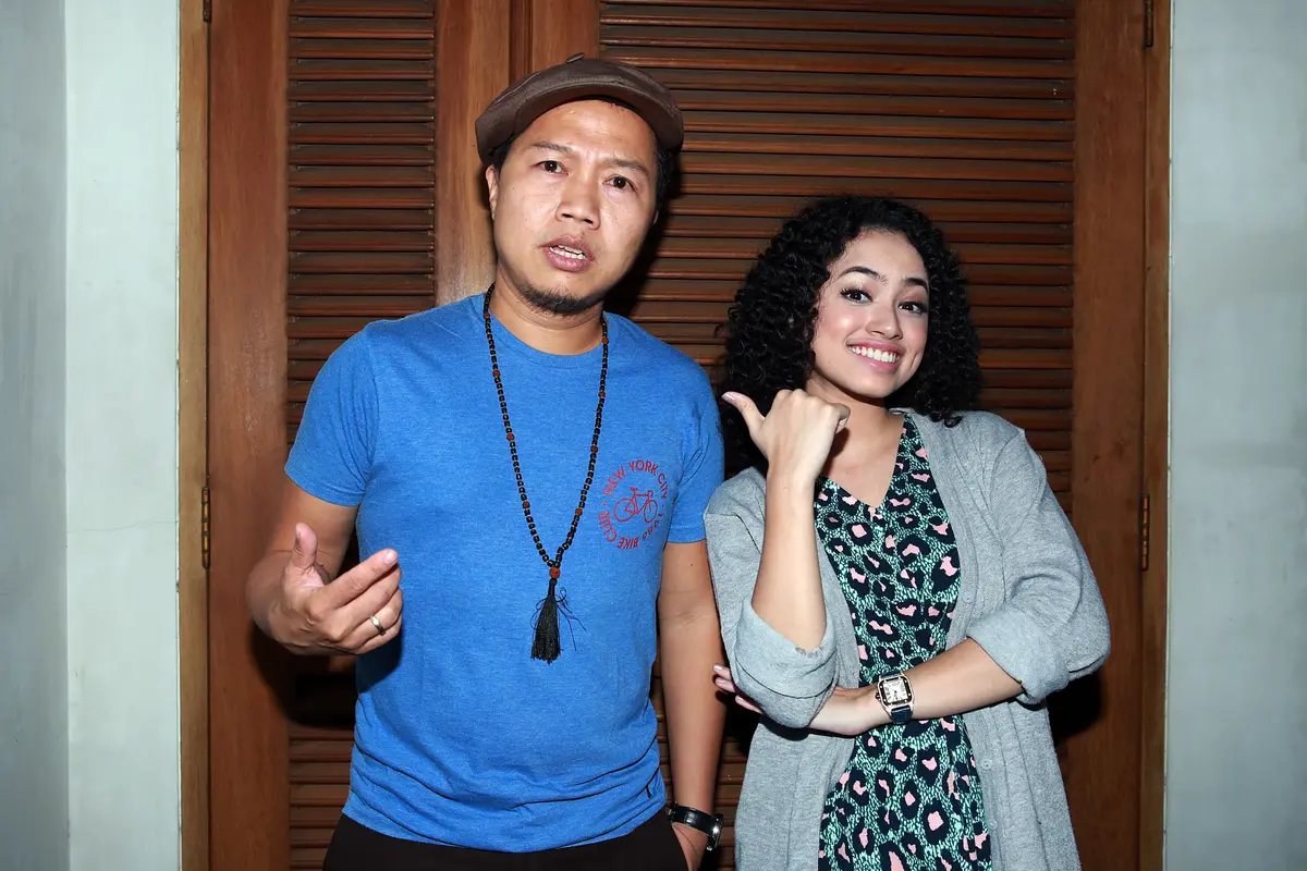 [Bintang] Sandhy Sondoro dan Wizzy