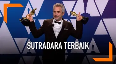 Alfonso Cuaron sukses membawa piala Oscar 2019 untuk sutradara terbaik. Melalui film Roma ia pun membawa dua piala lainnya.
