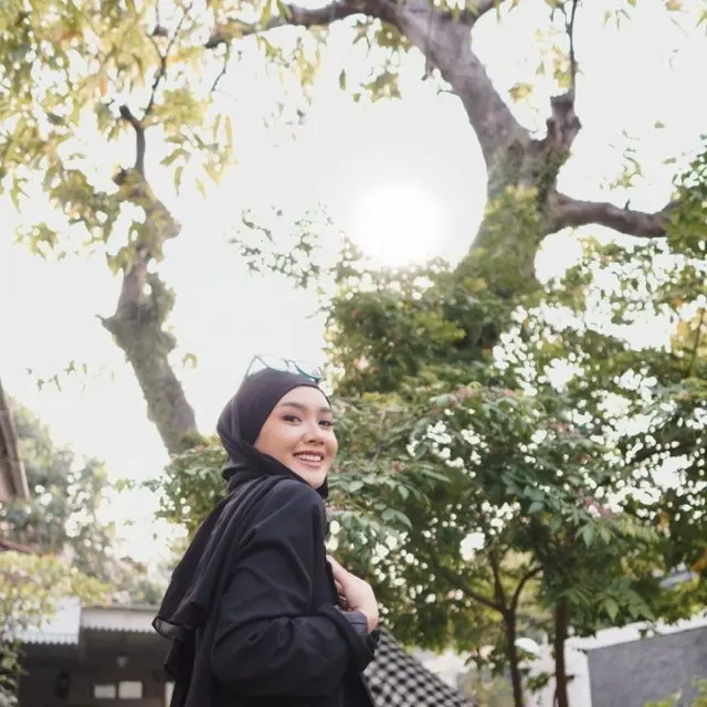 6 Potret Terbaru Cita Citata yang Putuskan Berhijab, Didoakan Istiqomah (