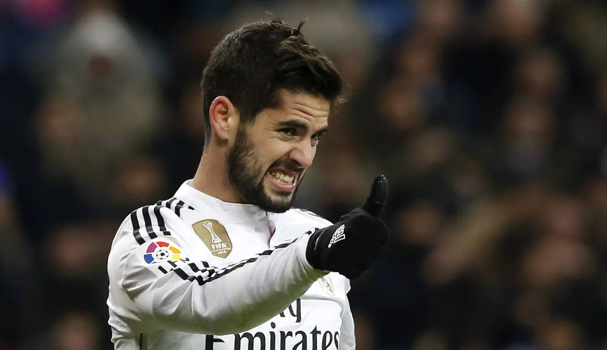 Gelandang kreatif milik Real Madrid, Francisco Roman Alarcon "Isco"  termasuk dalam rumor incaran klub-klub Eropa yaitu Chelsea, Manchester City, PSG, Manchester United, Arsenal, Juventus. Nilai jual pemain ini sekitar  €40 juta (euro).  (EPA/Kiko Huesca)