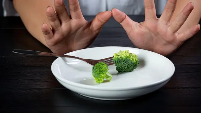 Ilustrasi tidak makan karbohidrat atau sayur/freepik.com