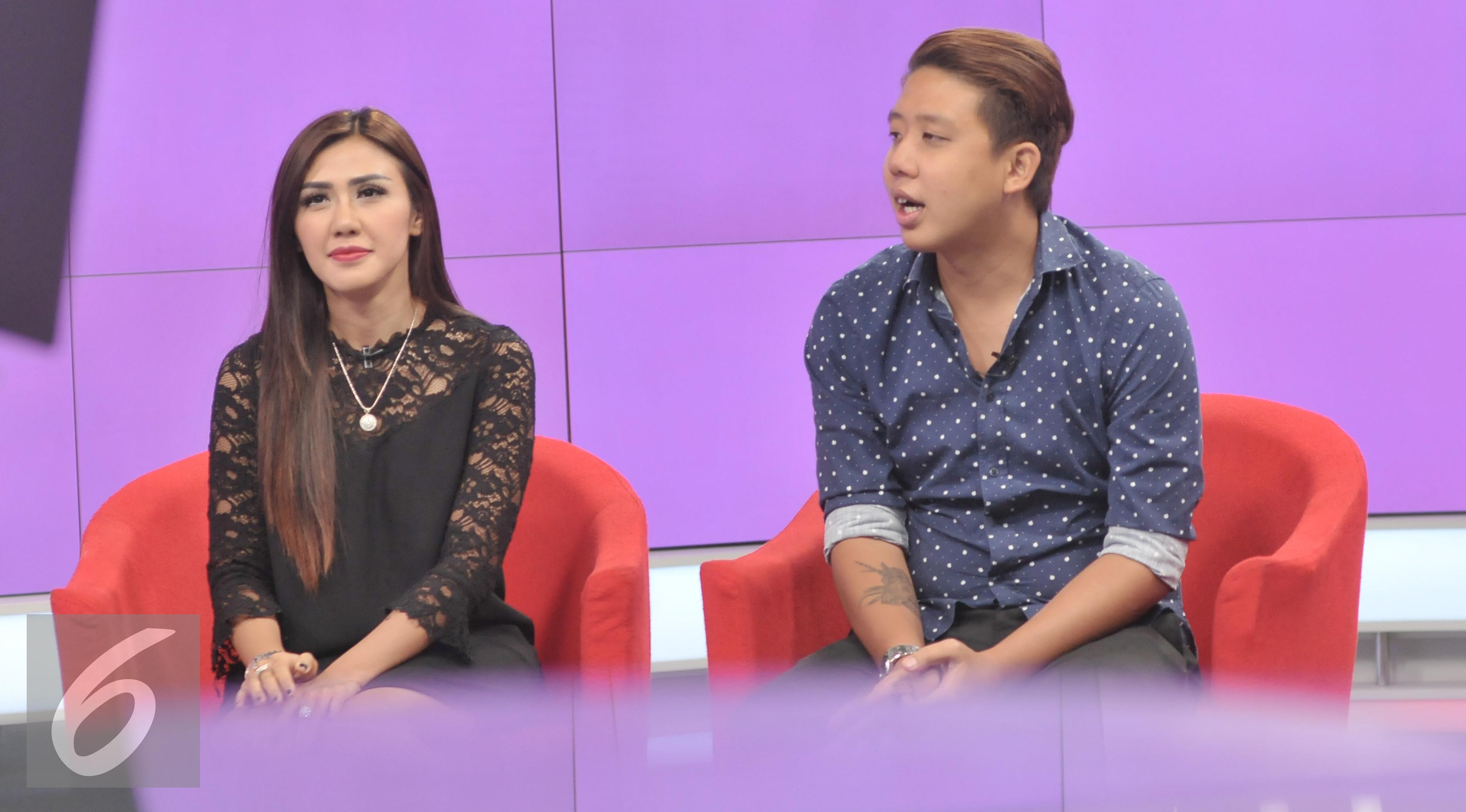 Rey Utami saat menjadi bintang tamu dalam acara Dear Haters di Liputan6.com, Jakarta, Kamis (12/1). (Liputan6.com/Fatkhur Rozaq)