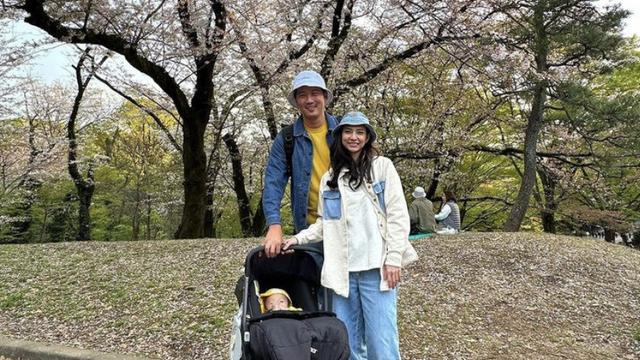 Potret Nadia Saphira Liburan di Jepang bersama anaknya, credit: Instagram (@nadsap)