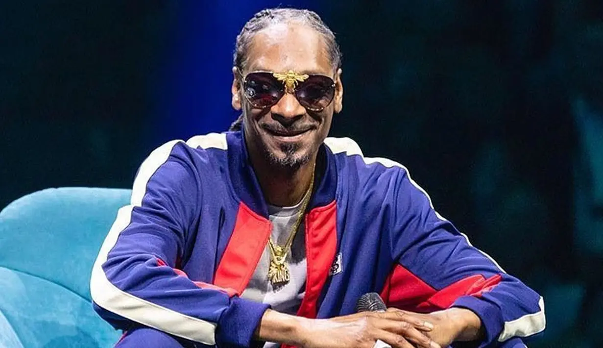 Dilansir dari HollywoodLife,   Snoop Dogg mengatakan baha Kanye benar-benar rugi karena tak mendapatkan wanita kulit hitam. (instagram/snoopdogg)