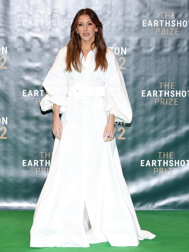 Ellie Goulding Tampil Anggun Pakai Gaun Putih di Earthshot Prize 2022