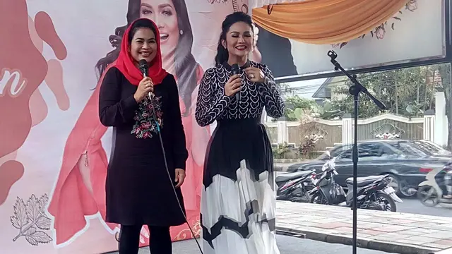 Puti Soekarno Jadi Juri Lomba Masak di Toko Kue Krisdayanti