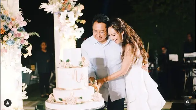 6 Momen Pernikahan Kakak Reisa Broto Asmoro dan Pria Malaysia, Beda Usia Disorot