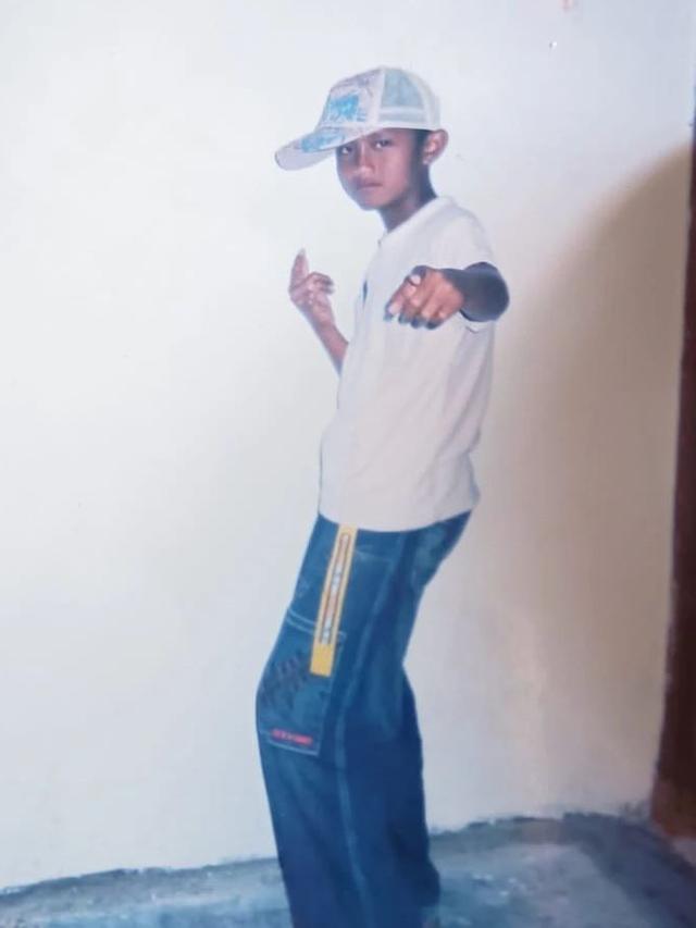 6 Potret Transformasi Denny Caknan, Foto Masa Remaja Dikira Virgoun