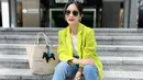Melalui akun Instagram pribadinya, Bunga Zainal terbilang cukup aktif mengunggah berbagai kegiatan. Bahkan, dirinya juga kerap memperlihatkan gaya OOTD yang sering curi perhatian. (Liputan6.com/IG/@bungazainal05)