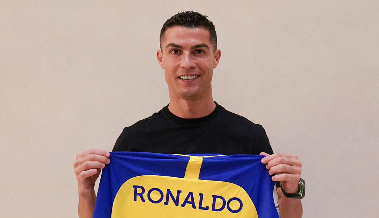 Cristiano Ronaldo rencananya akan menjalani laga debut di Al Nassr pada 14 Januari 2023. Bintang asal Portugal itu akan diturunkan saat melawan sang pemimpin klasemen Liga Arab Saudi, Al Shabab. (AFP/Al Nassr Football Club)