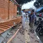 Penampakan salah satu bangunan di Alun-alun Sangkala Buana Kasepuhan Cirebon Ambruk. Foto (Liputan6.com / Panji Prayitno)