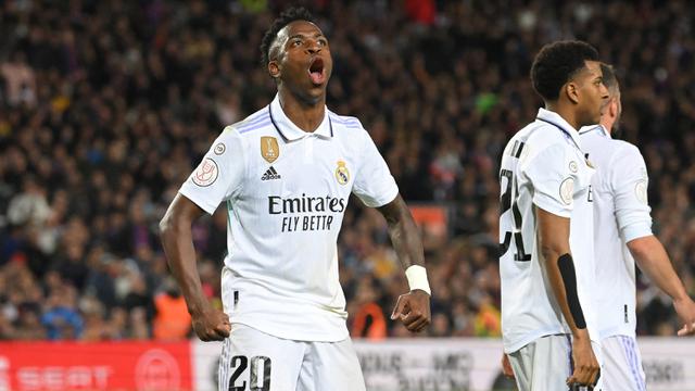 Foto: King Benzema Cetak Hattrick, Real Madrid Pesta Gol Lagi di Kandang Barcelona setelah 6 Dekade