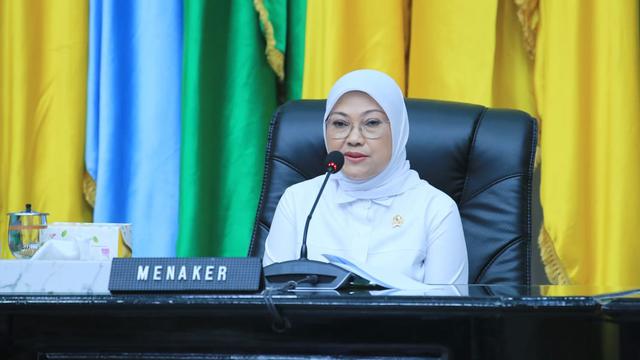 Menteri Ketenagakerjaan (Menaker) Ida Fauziyah meminta gubernur mengumumkan UMP 2024 paling lambat hari ini, Selasa (21/11/2023). (Dok Kemnaker)