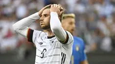 Ajang Piala Dunia tentu menjadi idaman para pemain dari seluruh negara untuk berpartisipasi di dalamnya, apalagi bagi mereka yang berstatus pemain bintang. Namun sial bagi 7 pemain bintang berikut yang akhirnya harus mengubur mimpinya untuk berlaga di ajang Piala Dunia edisi ke-22 Qatar yang tak lama lagi akan dimulai. Penyebabnya beragam, mulai didera cedera hingga tak masuk dalam rencana sang pelatih sebagai pemegang keputusan. Berikut daftar ketujuh pemain tersebut. (AFP/Ina Fassbender)