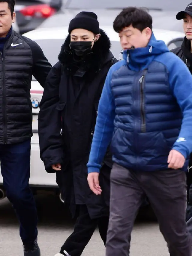 [Bintang] Seminggu Jalani Wamil, G-Dragon BigBang Kebanjiran Surat dari Fans