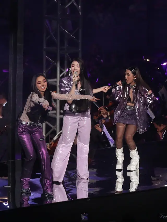 Tampilan Outfit Tiga Diva dan Super Girls di Konser Super Diva. [Adrian Putra/Fimela]