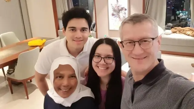 Potret keluarga Patrice Bouttier (Sumber: Instagram/sitipurwanti15)