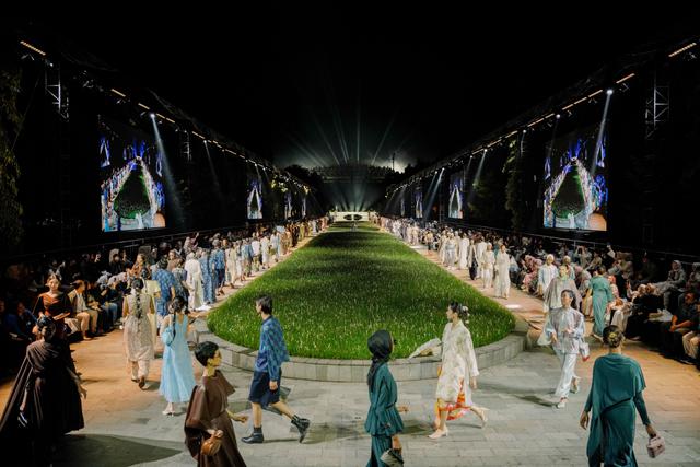 Modinity Fashion Parade 2026 di halaman Candi Borobudur. (dok. Modinity Group)