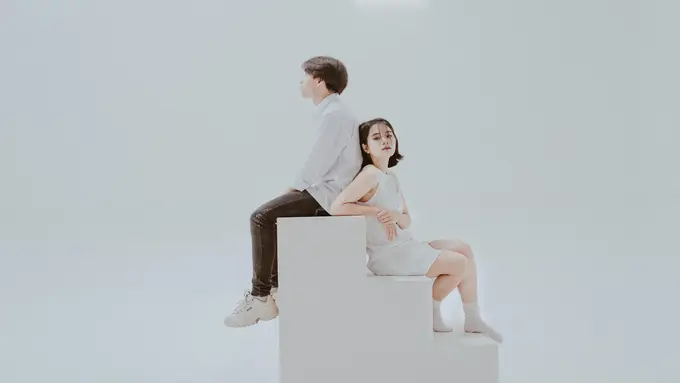 Memahami Perbedaan Cowok Cuek yang Setia vs Cuek yang Nggak Serius