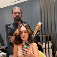 Intip gaya Shandy Aulia yang tetap nyalon setelah banjir besar di Dubai (@shandyaulia)