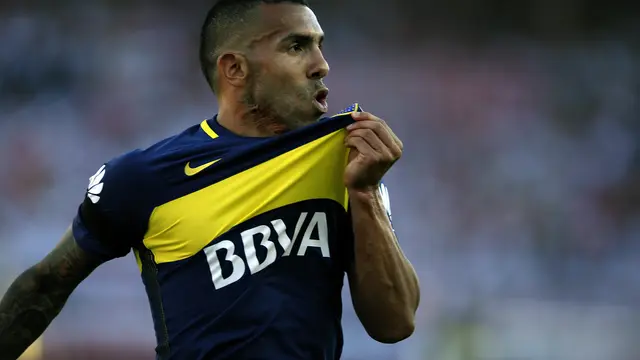 Milan Menyesal Tak Dapat Carlos Tevez