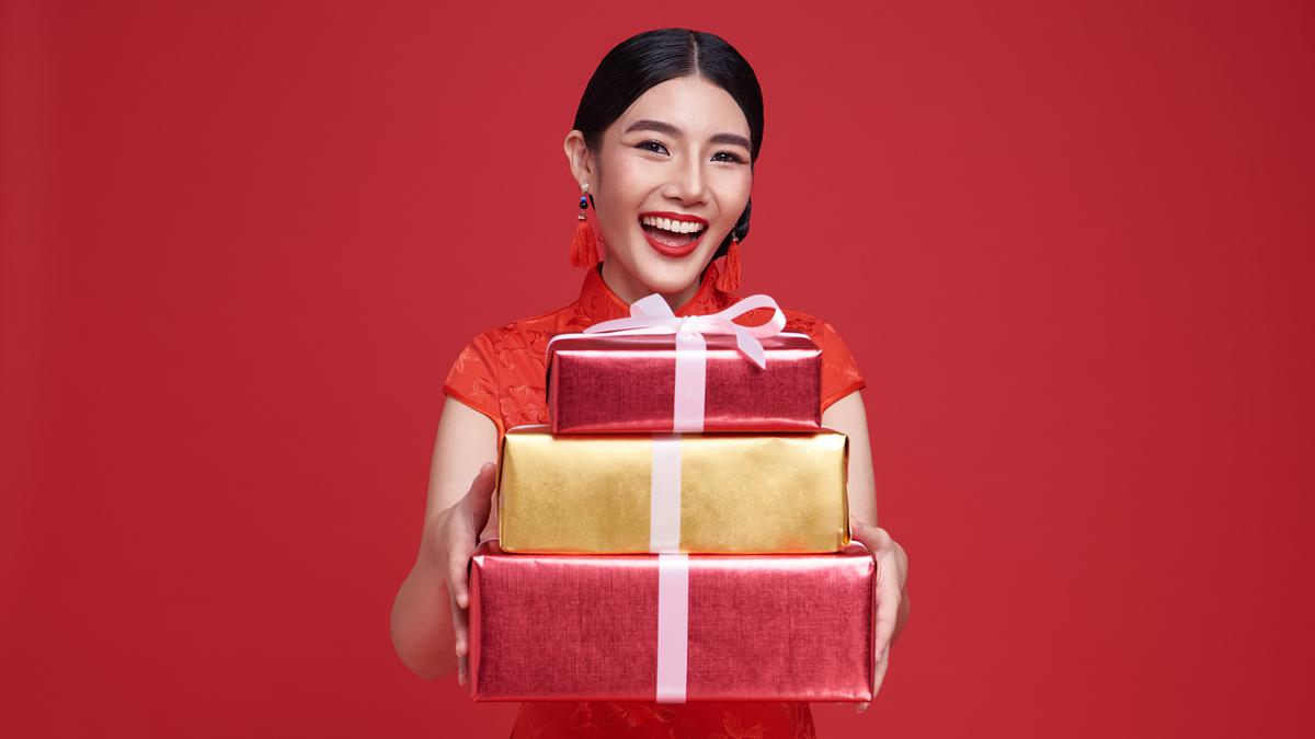 8 Ide Hadiah Imlek Unik untuk Keluarga dan Sahabat, Tak Mewah Tapi Berkesan
