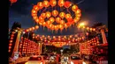 Ribuan lampion menghiasi sebuah jalan di India dalam rangka perayaan Tahun Baru Imlek. (shanghaiist.com)