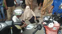 Disuruh Buka Cadar, Wanita Makassar Ini Menangis Sambil Ngesot