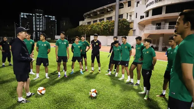 Brad Maloney memimpin pemusatan latihan Timnas Malaysia U-23 jelang SEA Games 2022