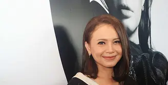 Demi menandai perjalanan kariernya di industri musik yang memasuki 21 tahun, penyanyi Rossa akan menggelar konser tunggal bertajuk The Journey of 21 Dazzling Years. (Deki Prayoga/Bintang.com)