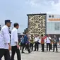 Presiden Joko Widodo (Jokowi) didampingi Menteri Perhubungan (Menhub) Budi Karya Sumadi meresmikan Terminal Tipe A Leuwi Panjang di Kota Bandung. (Maulandy/Liputan6.com)