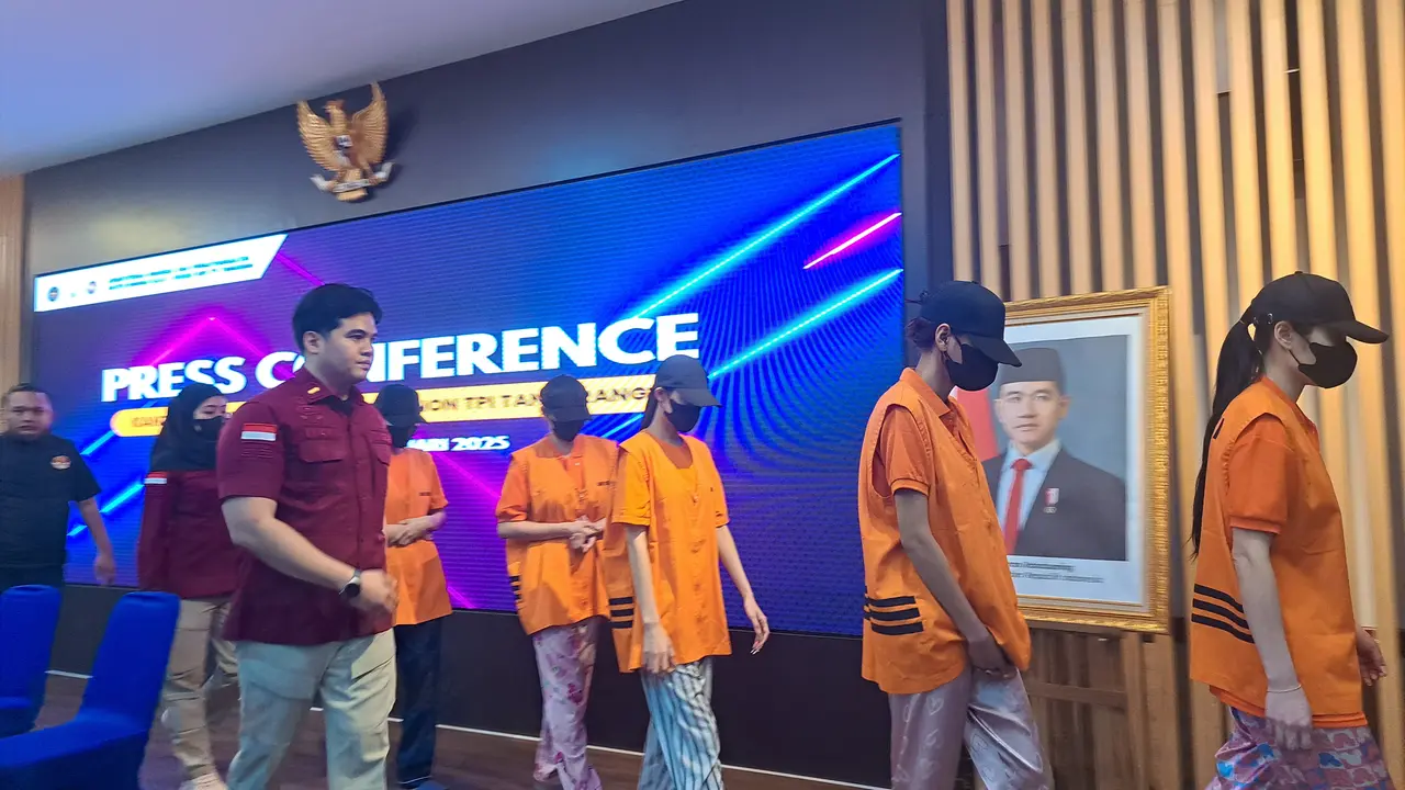 Kantor Imigrasi Kelas I Non TPI Tangerang menciduk lima wanita berwarganegara Thailand yang bekerja sebagai pemandu karaoke (LC) di tempat hiburan malam di kawasan Gading Serpong, Kabupaten Tangerang (Istimewa)