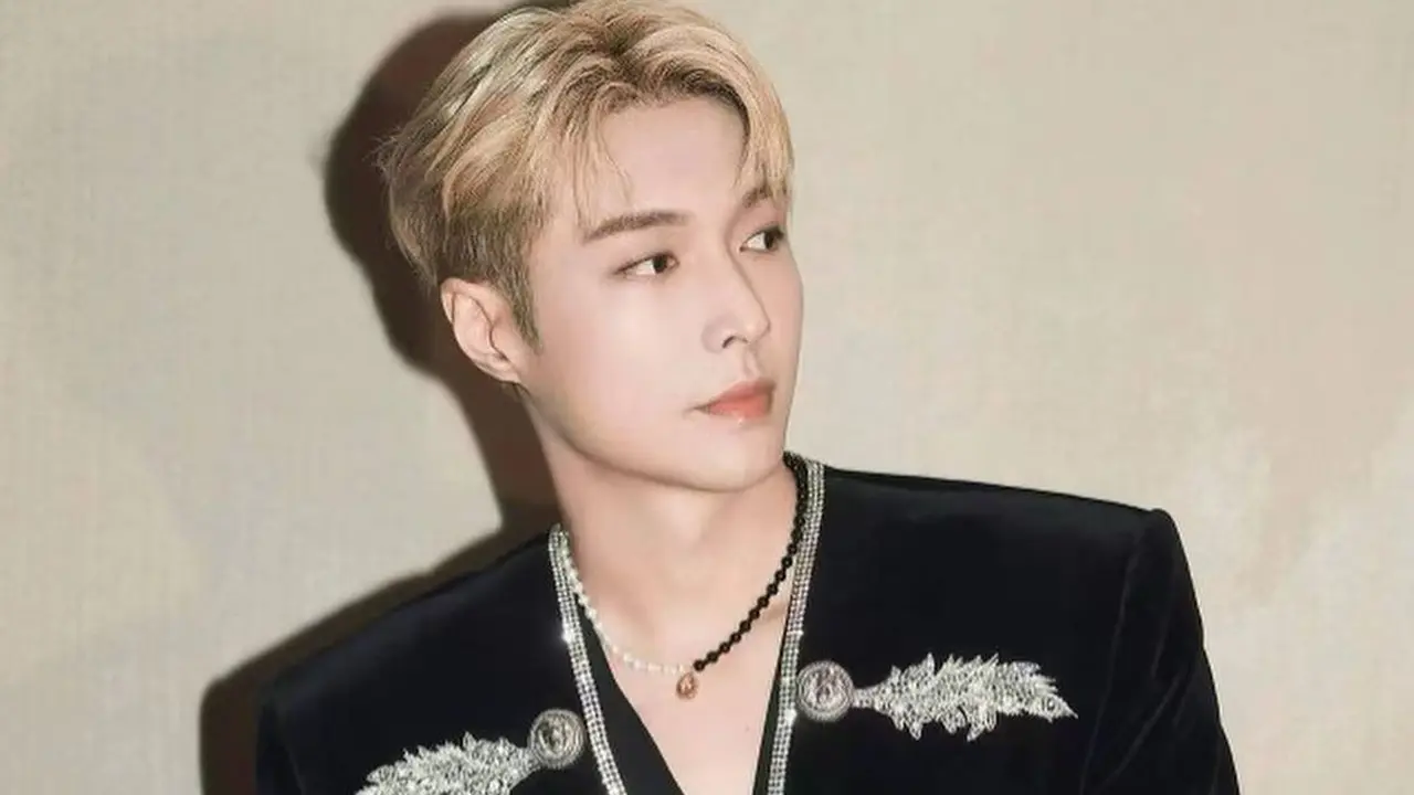 Lay EXO