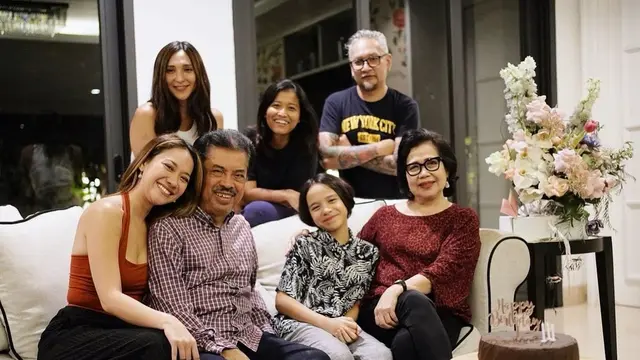 6 Momen Ulang Tahun Ibunda Bunga Citra Lestari, Dirayakan Sederhana