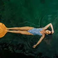 Mermaiding termasuk salah satu jenis olahraga dan bisa dilatih. (Foto: Unsplash/Emily Goodhart)