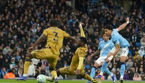 Omar Marmoush mencetak gol dalam laga Manchester City vs Crystal Palace di Liga Inggris, Kamis (14/5/2026). (AP Photo/Ian Hodgson)